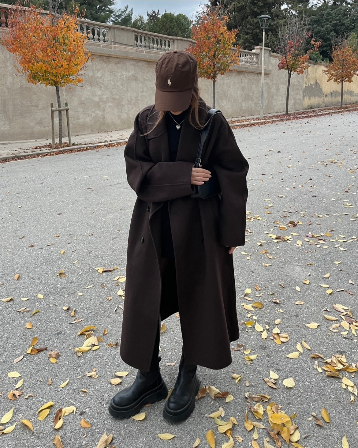 Brown long wool coat ☕️ the perfect brown coat for winter🤎
Wearing size S (it’s quite oversized)

#LTKSeasonal #LTKgrwm #LTKootd