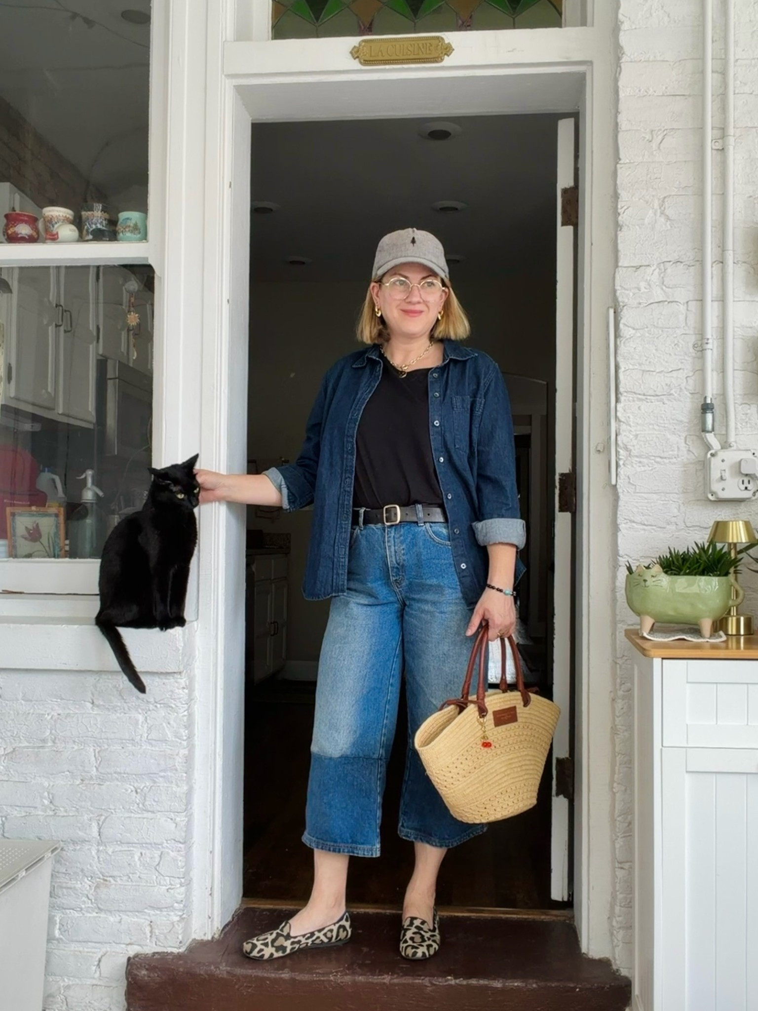 Saturday be Saturday-ing. 🤍 Unlinkables: Hat is Tentree. Jeans are Robert Rodriguez.

#LTKootd #LTKOver40 #LTKMidsize