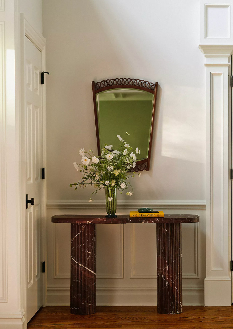 Mirror, vase, console  

 #LTKHome