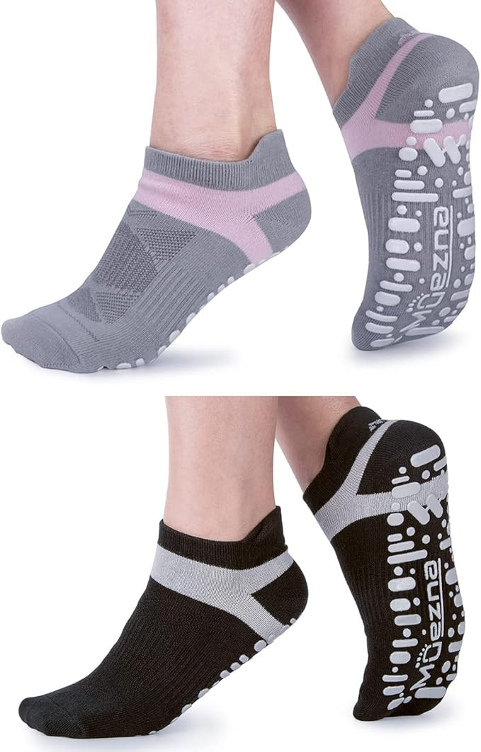 Muezna Non Slip Yoga Socks for Women, Anti-Skid Pilates, Barre, Hospital Socks with Grips, Size 5... | Amazon (US)