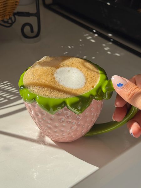 The cutest mug 😍🍓