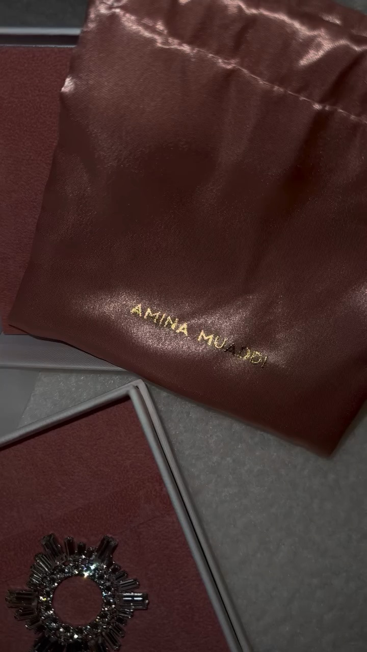 🪩
.
.
.
#aminamuaddi #aminaheels #glam #shine #valentines