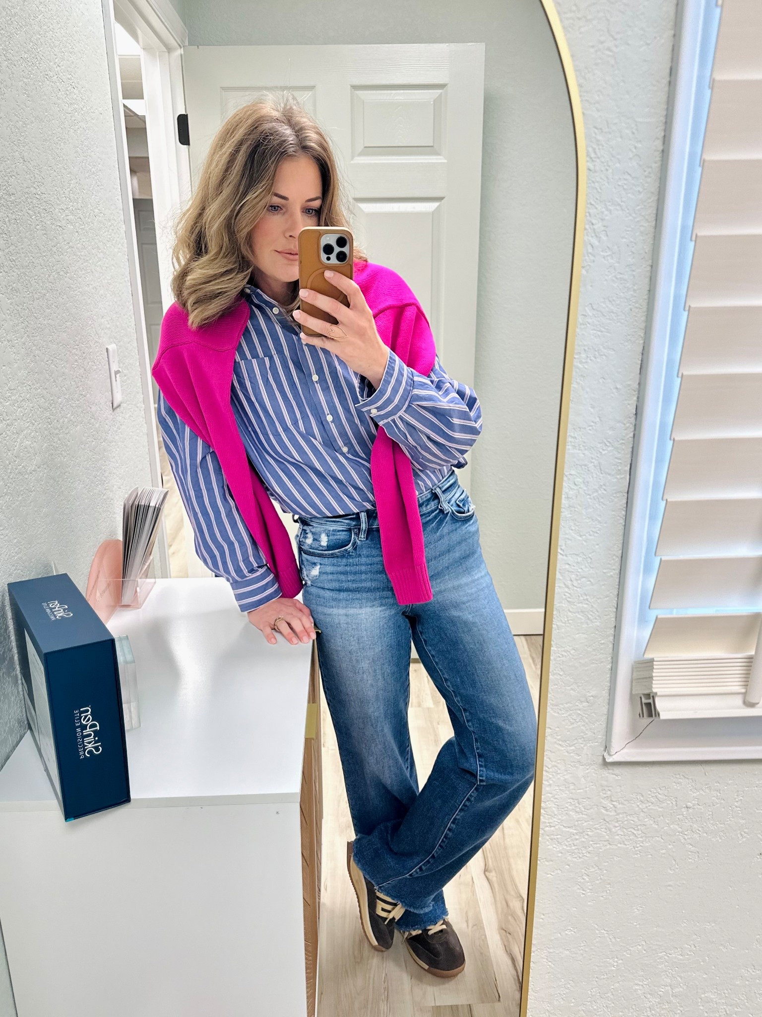 Casually preppy kind of day 🩷

These #back70 sneakers… MUST buy. And jeans that hold their fit all day. Plus a matching button-down + sweater. Comfy faves!