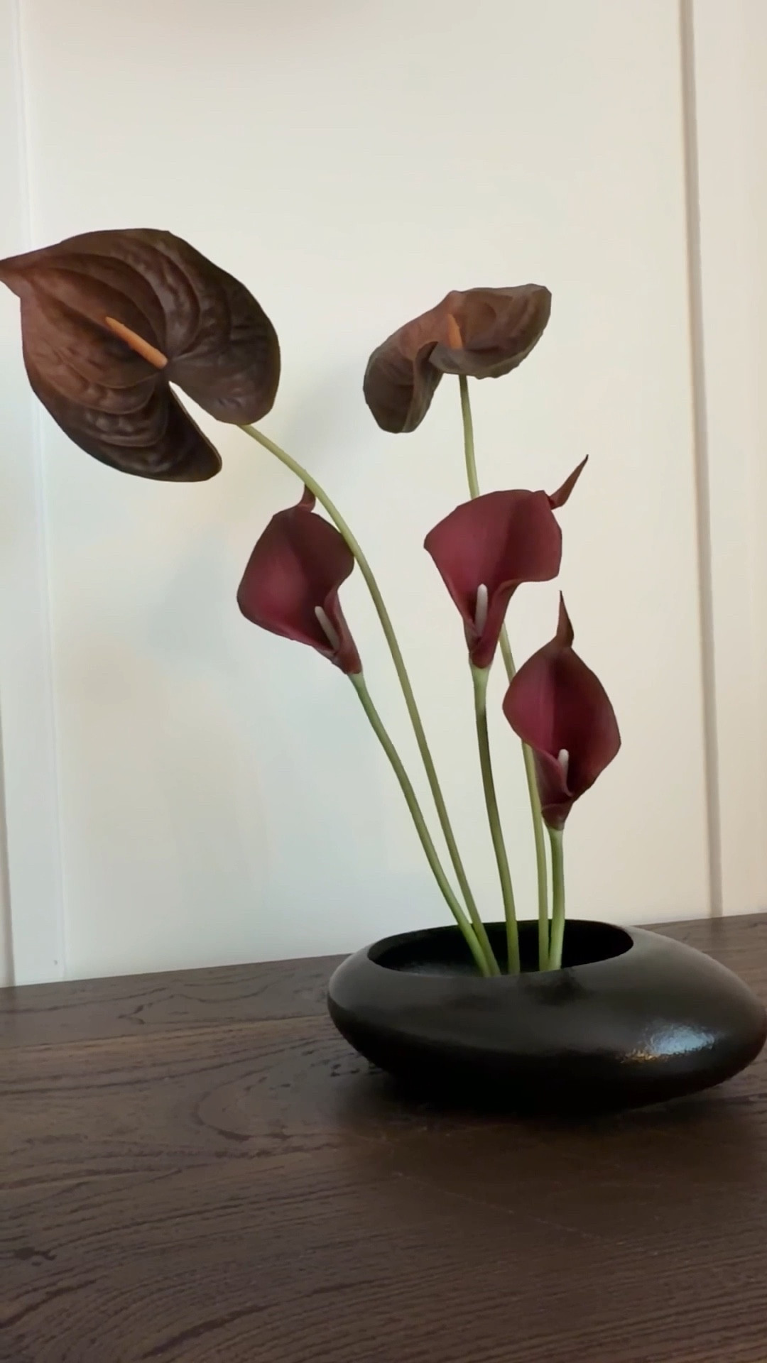 Simple yet elegant! Flower arrangement! 
