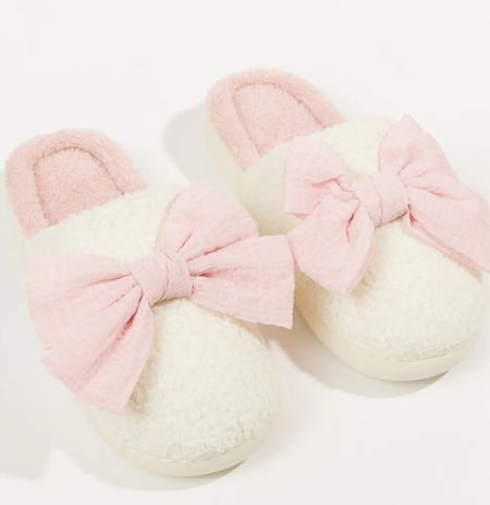 Bow slippers 