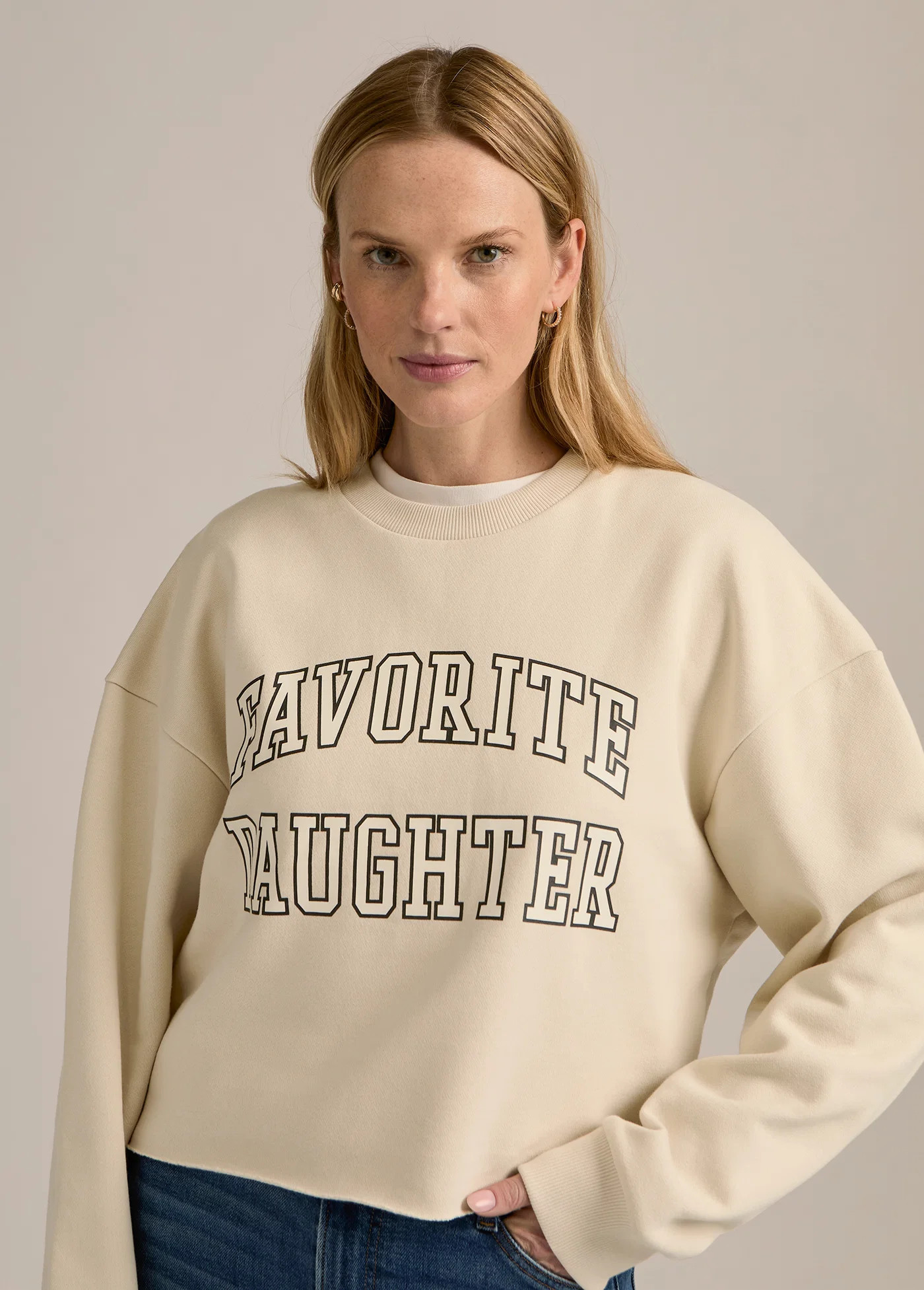 THE CROPPED COLLEGIATE SWEATSHIRT | Favorite Daughter