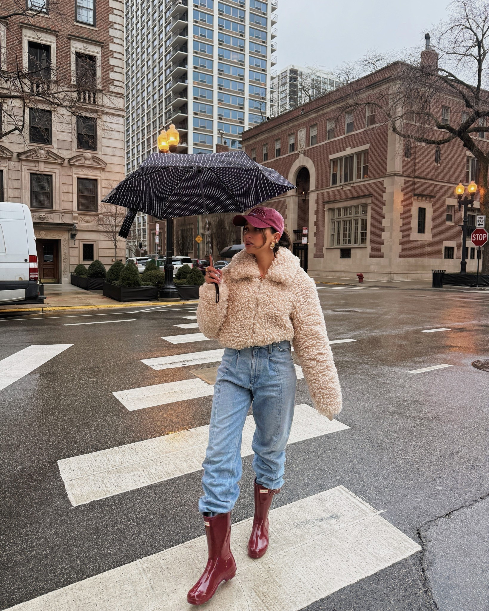 rainy day outfit 🌧️☔️ baggy denim, Sherpa cropped jacket, maroon hunter rain boots 

#LTKSpringSale #LTKSeasonal #LTKFindsUnder100