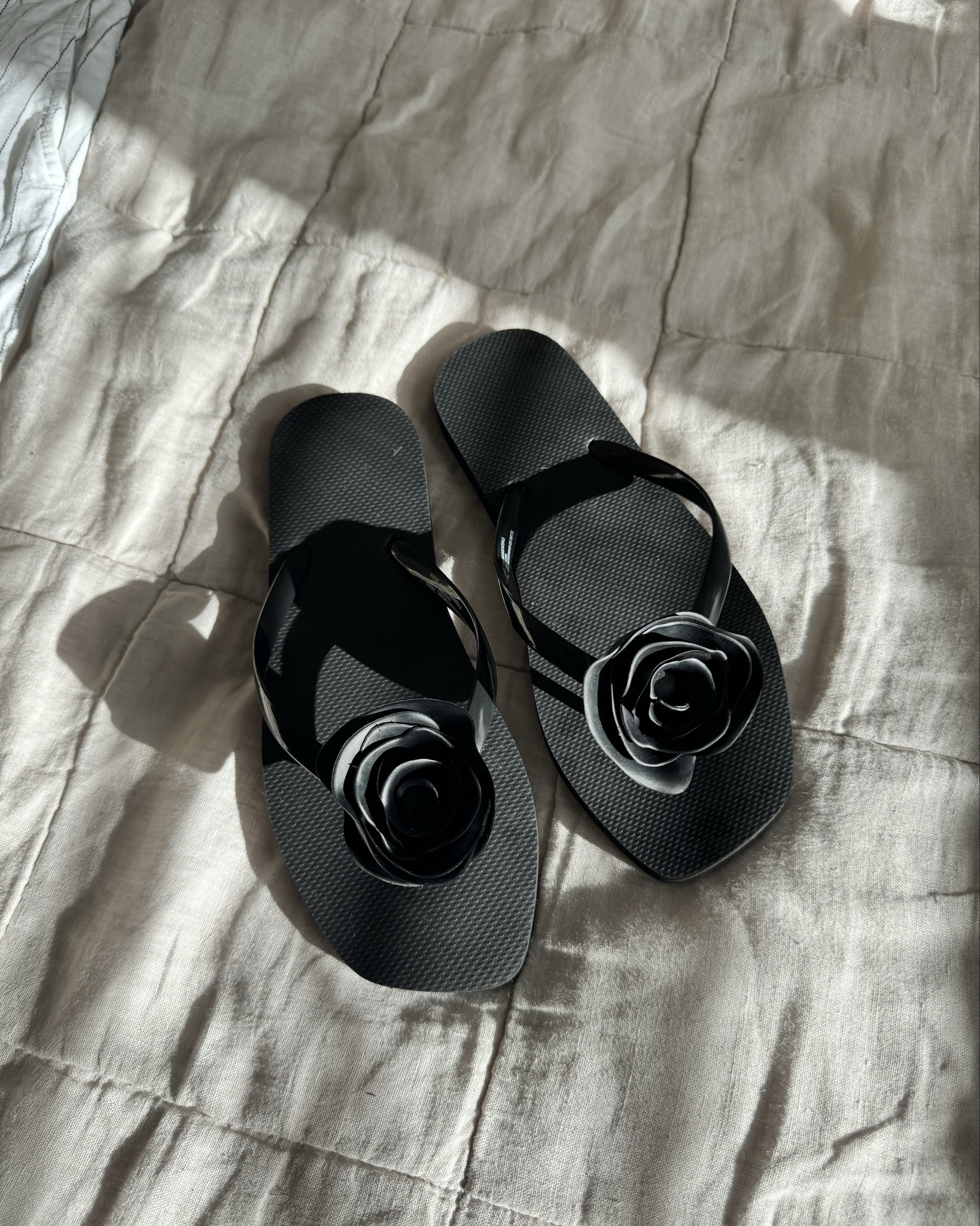 I heard flip flops are back! How perfect are these! @target 

#LTKSeasonal #LTKShoeCrush #LTKFindsUnder50