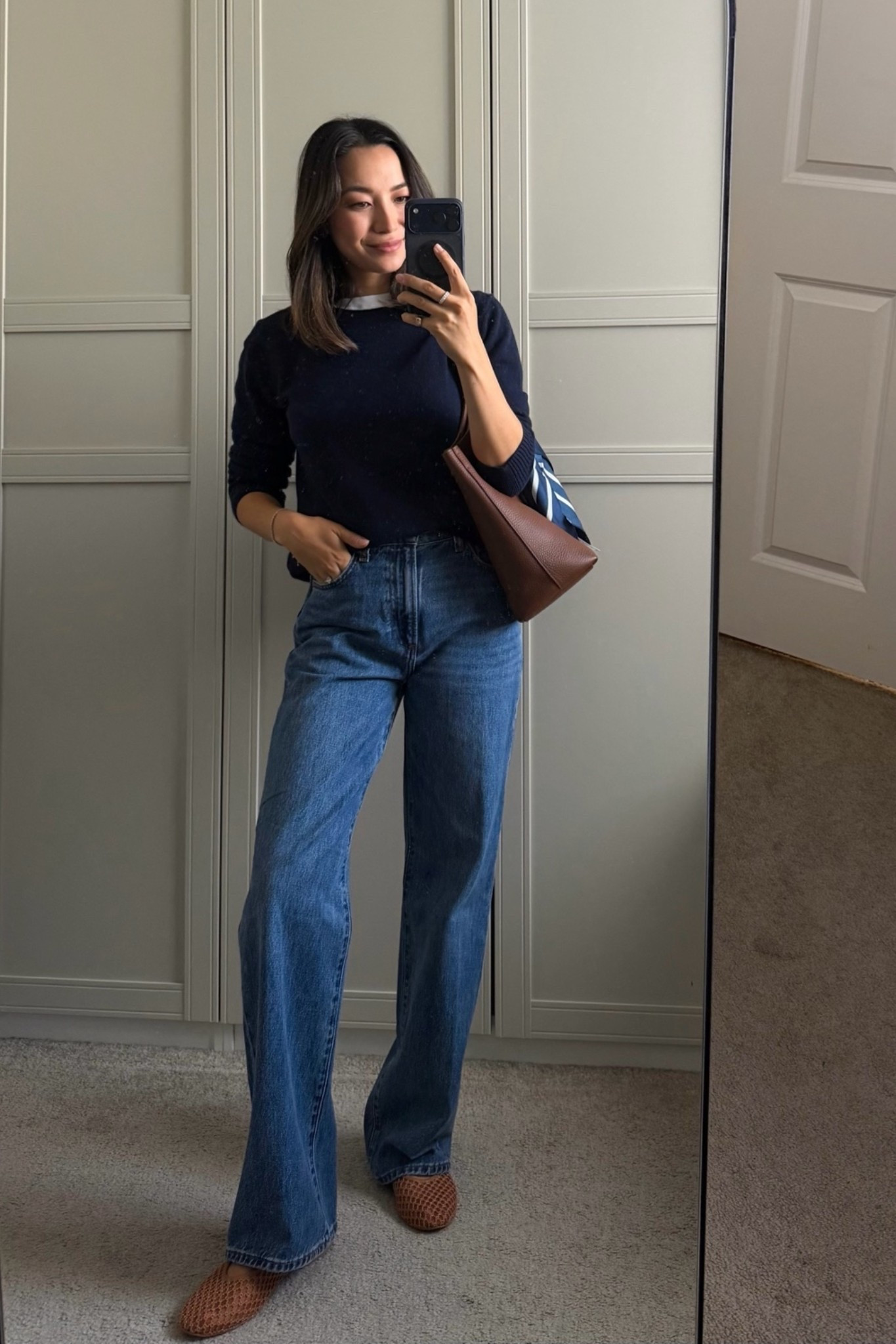 Really good basics 👌🏼

Everlane crewneck - small
Aritzia Farrah jeans - 25, runs a bit long on my frame with flats. I’m going to try petite  next. This 5 kiss and tell is a perfect classic mid wash! 

Classic style / minimalist style

#LTKootd