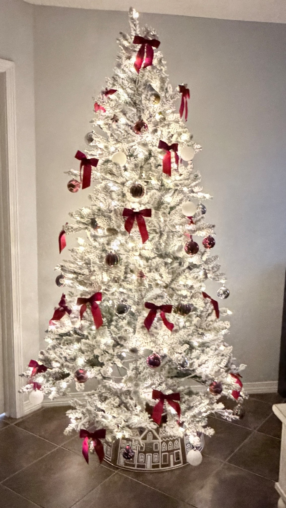 ✨🎄 Dreamy, snowy Christmas tree perfection

I kept this tree simple and timeless with soft flocking, warm lights, velvet bows, and neutral ornaments. It feels cozy, elegant, and just the right amount of festive 🤍❤️

#LTKSeasonal #LTKHoliday #LTKHome