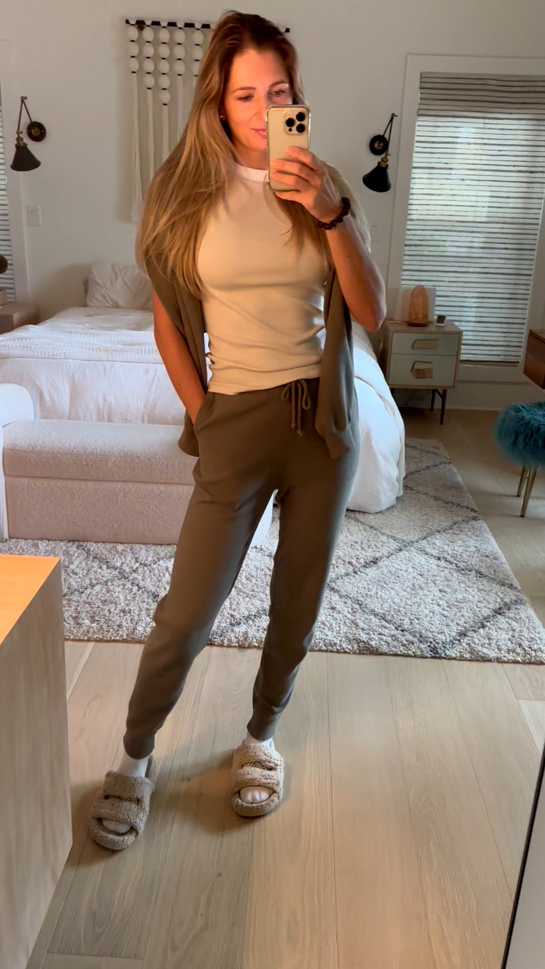 Super cozy loungewear today plus this cute ribbed tee, love the fit and quality. I’ve had the white version since a while and now I got this cream one for only $10!

*wearing small in everything 

#fallathleisure #loungewear #cozy #sweatpants #sweaterpants #cashmeresets #quince #casualelevated #target #targetfinds #ribbed #knitwear #cashmerehoodie

#LTKFindsUnder50 #LTKSeasonal #LTKSaleAlert