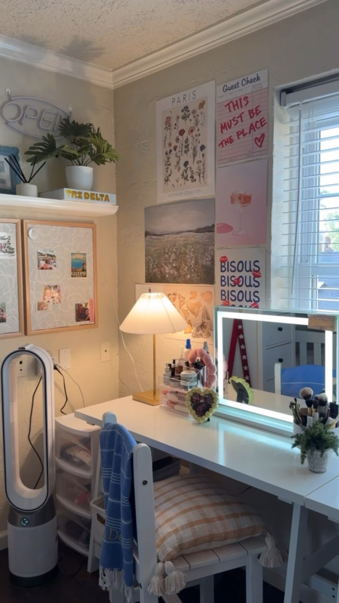 We had so much fun pulling Sloan’s college room together! Found some great budget pieces too