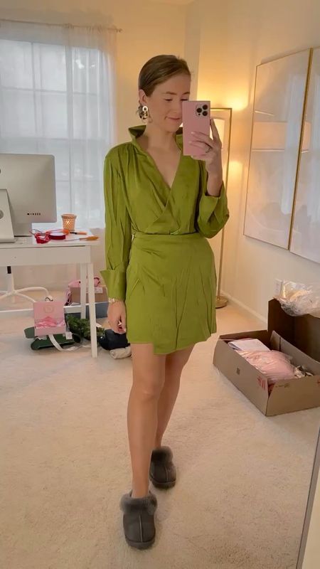 Beatiful green wrap over dress from H&M! This look would be great for a date night or grabbing drinks with the girls. 

#LTKHoliday #LTKSeasonal #LTKbeauty
