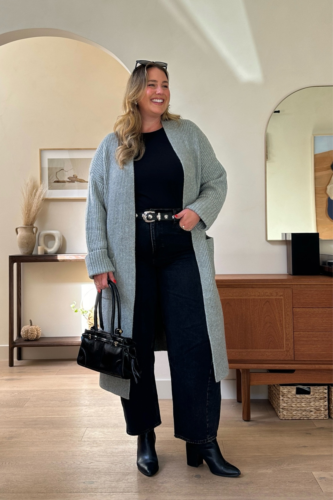 Day 21/75! 🖤🩶🖤

Jeans: size 33
Top: size large (old, linking similar)
Belt: size xl
Sweater: size xl
Shoes: linking similarr

#LTKPlusSize #LTKMidsize #LTKWorkwear