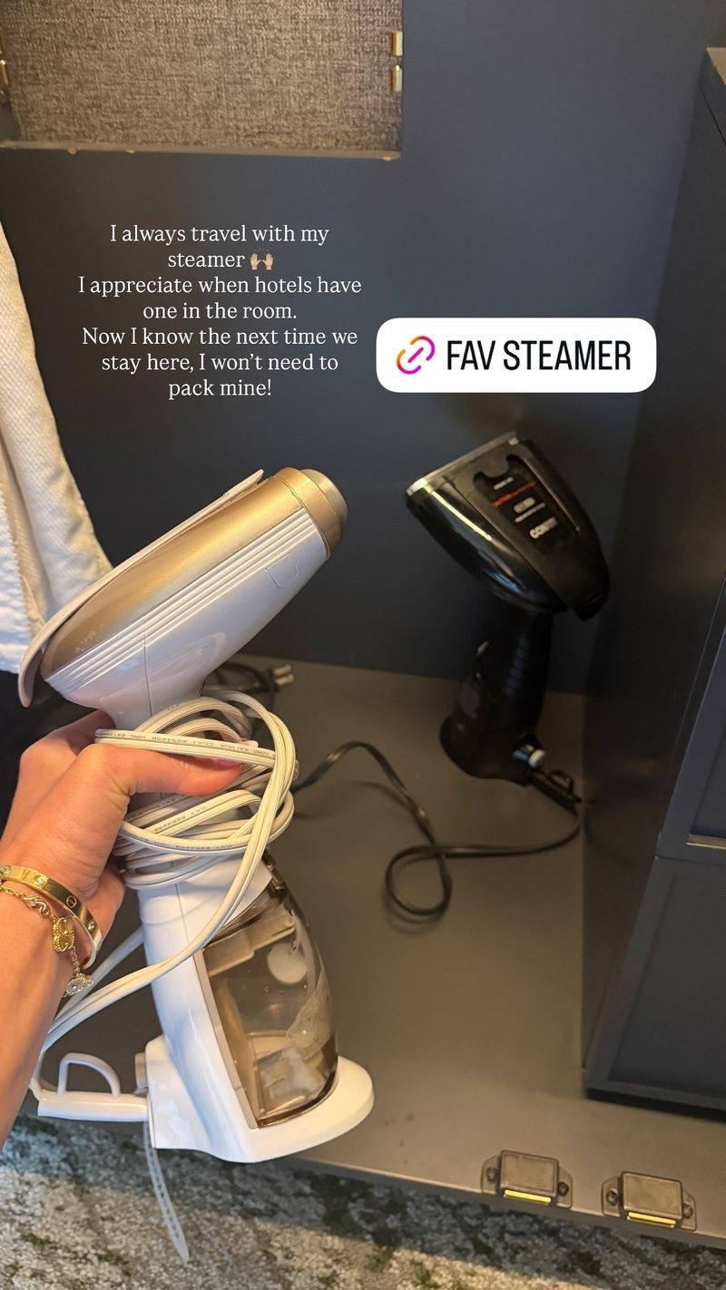 I always travel with my steamer 🙌🏻