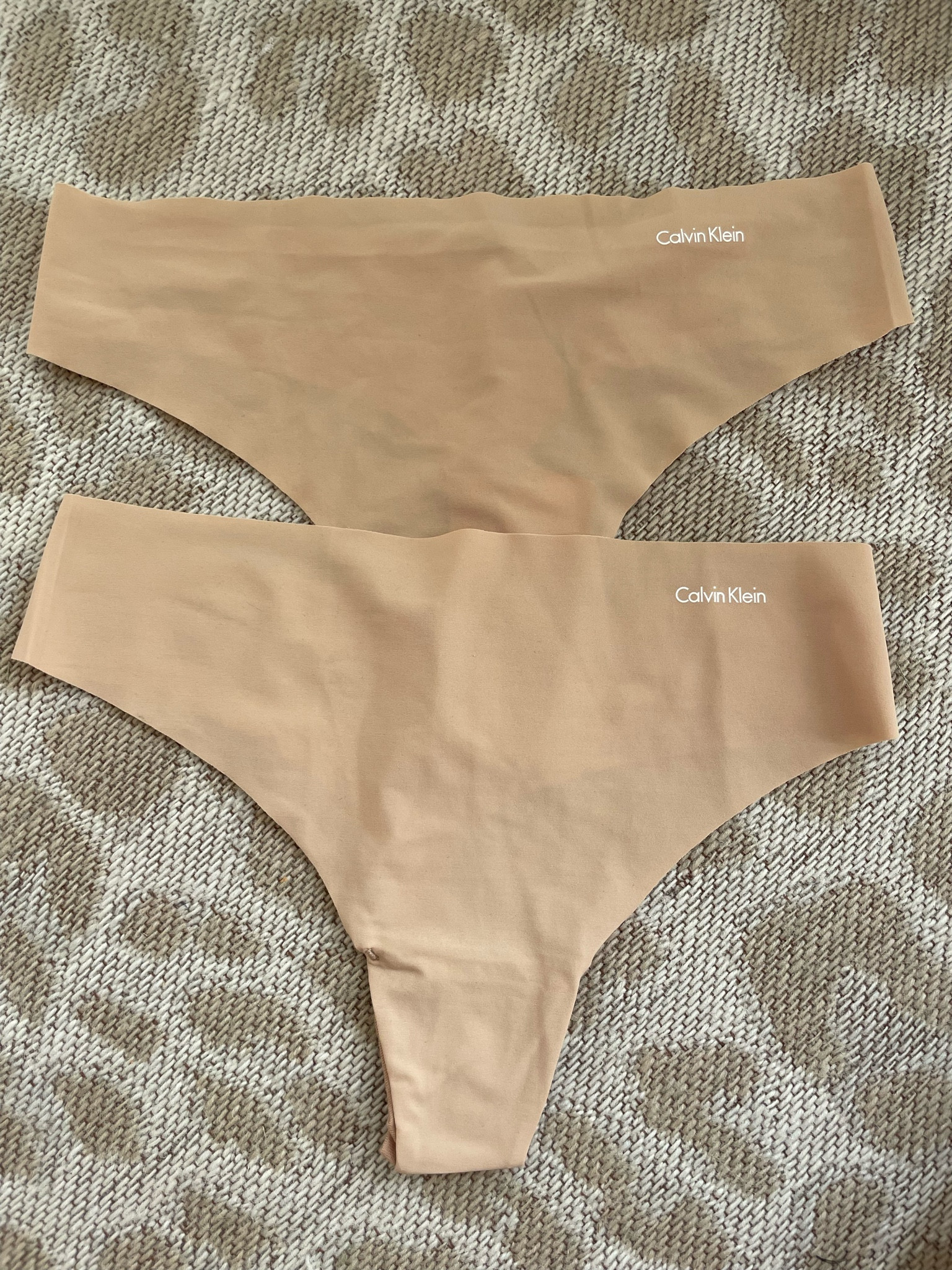 Calvin Klein Women's Seamless Thong Panty