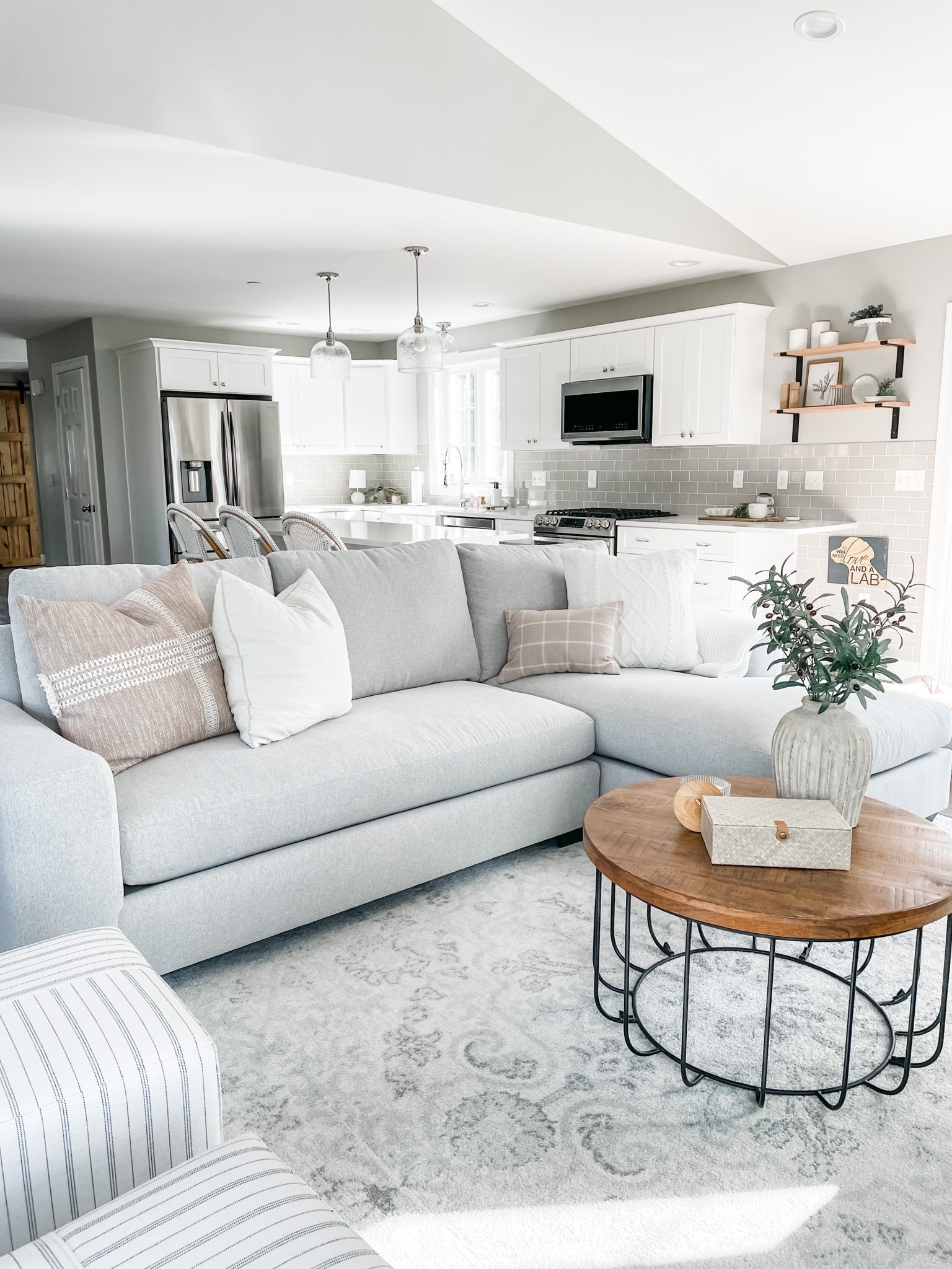 Home decorating 
Living room decor 
Family room 
Kitchen decor 