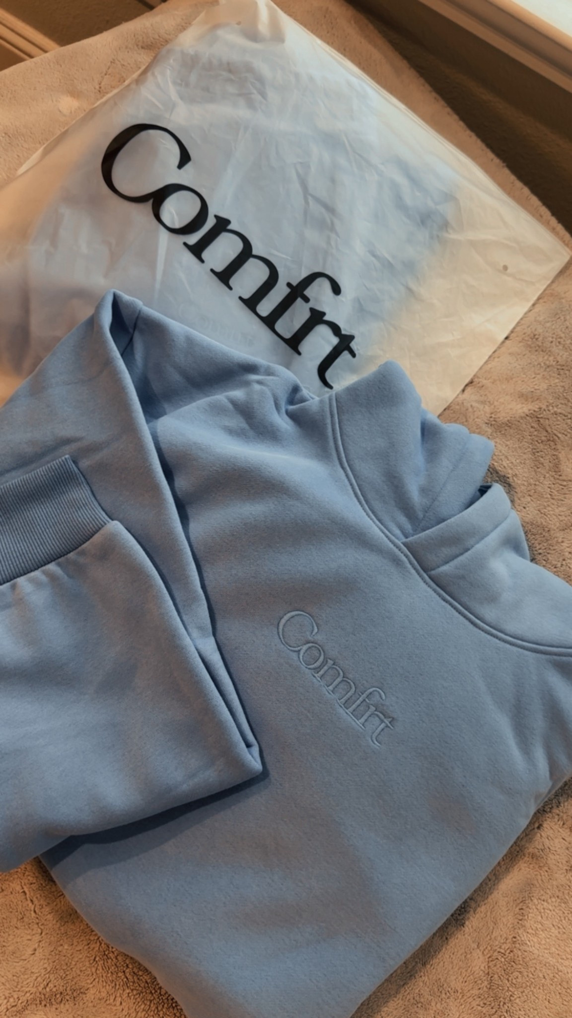 ordered these so fast when I saw the weather forecast ❄️ 


cozy set, comfortable, comfrt set, winter wear 

#LTKSaleAlert #LTKselfcare #LTKmorningroutine