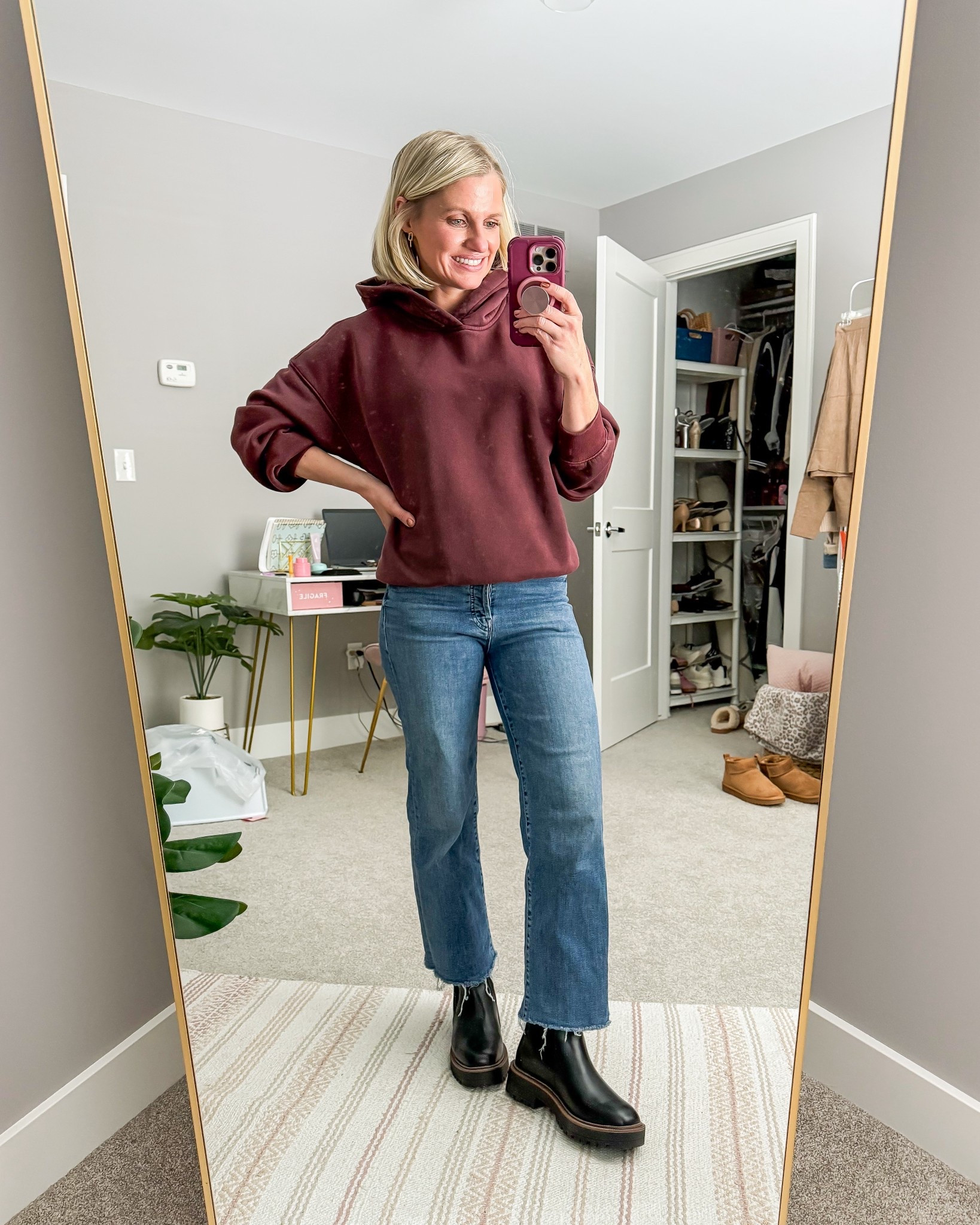 What I wore this week! 
Sweatshirt- small
Jeans- jeans are thrifted, linked the same pair  

#LTKPetite #LTKOver40 #LTKSeasonal