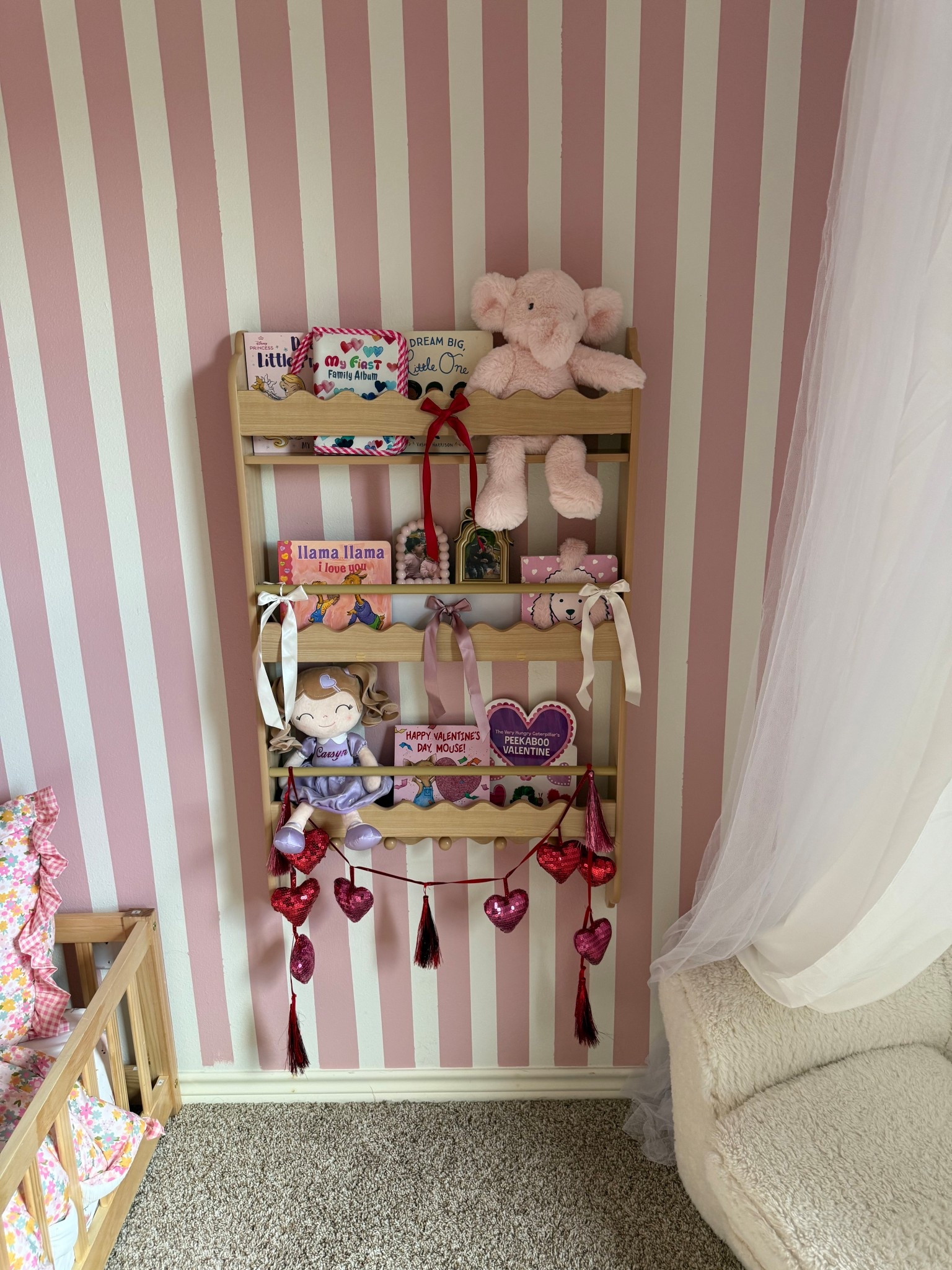 Toddler bookshelf 🥰

#LTKValentine #LTKHome #LTKmomlife