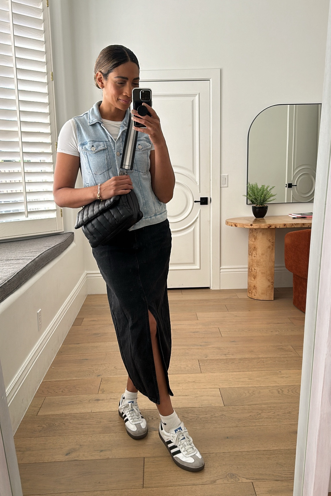 VEST OUTFIT INSPO// This super soft vest is great layered over a tee or all by itself! Paired with a denim maxi skirt + sneaks for casual sporty outfit. All fit true to size



#LTKFindsUnder100 #LTKOver40 #LTKStyleTip