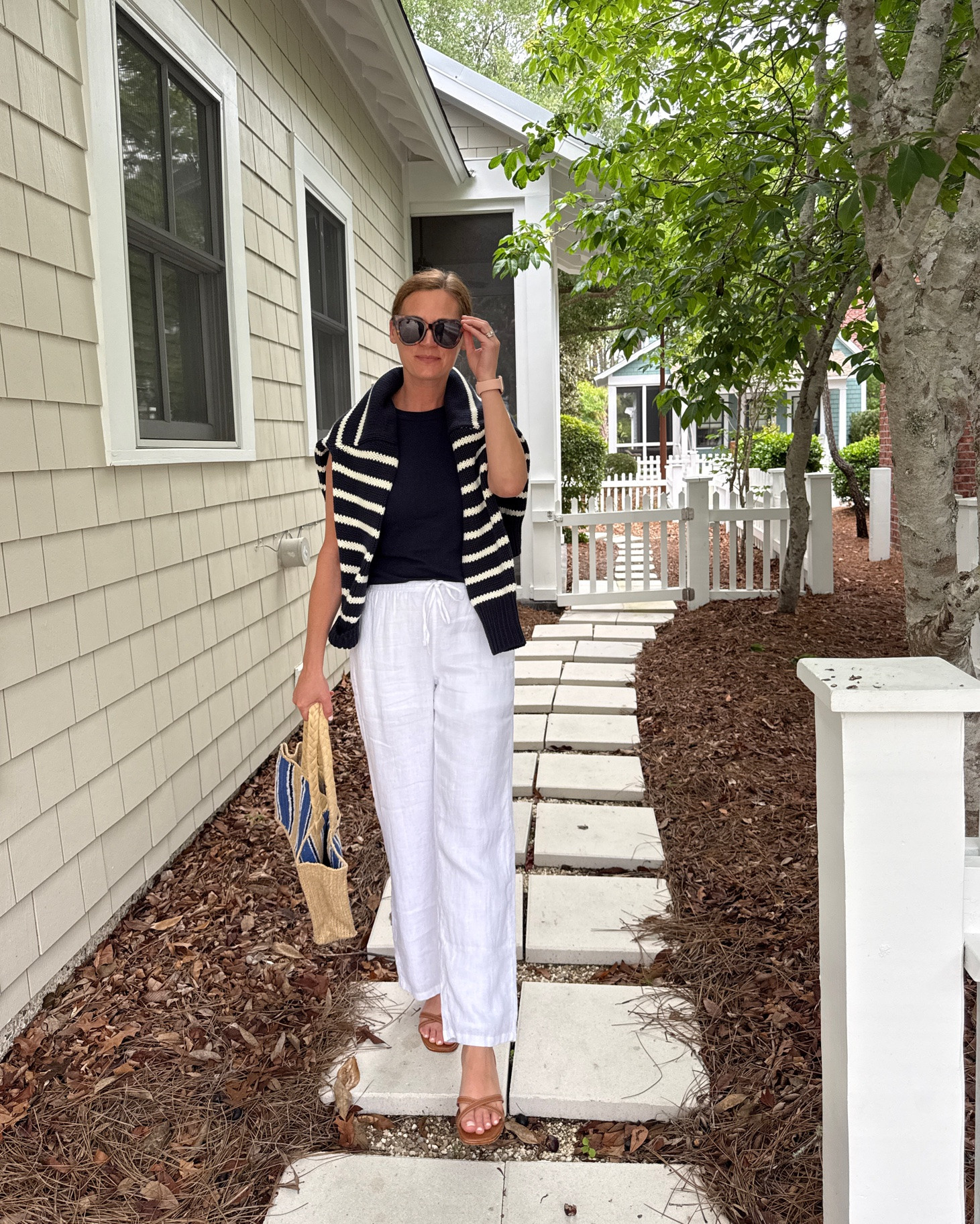 Pants size Xxs
Top size small
Sweater size small

#LTKgrwm #LTKootd #LTKdayinmylife