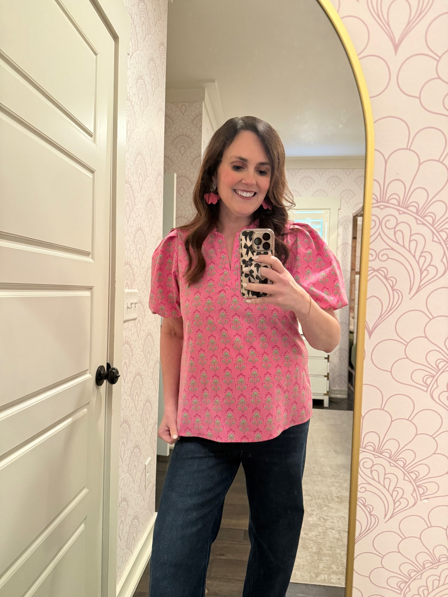 Headed to lunch with a sweet friend, so I grabbed my new favorite pink Mary Square top! Code SPRING20 saves you 20%. 💖



#LTKootd #LTKdayinmylife #LTKSaleAlert