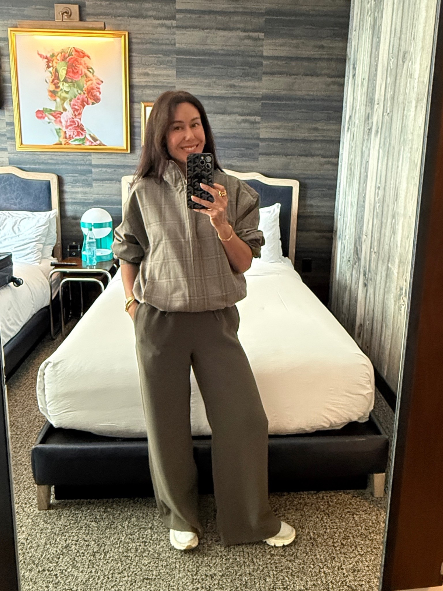The Aritzia fit that’s giving effortless fall 🤎 These viral lounge pants are going FAST—and I completely get the hype. Paired them with the softest, amazing-quality tee that is truly a closet essential.

And this brown plaid jacket?! The perfect fall layer, especially for my Southern girlies who don’t need a heavy coat. Wear it to the office, running errands, over a tee, or with your favorite jeans—it’s one of those versatile pieces you’ll reach for over and over.

#LTKstorytime