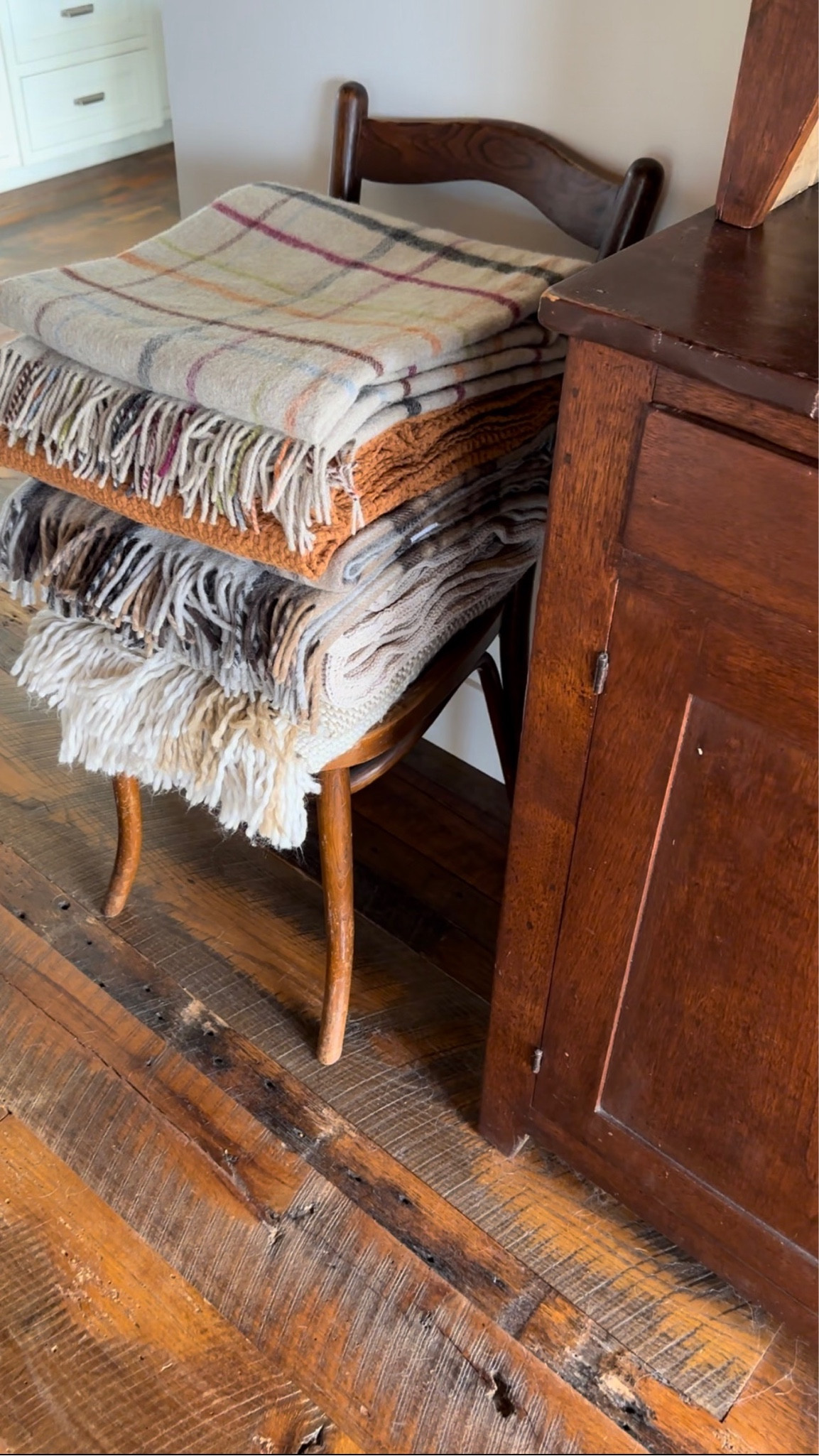 Our favorite fall blankets roundup. Knitted throw blankets, chunky knit blanket, plaid throw blanket, muslin cotton throw blanket, fleeced lined throw blanket, wool throw blanket, linen cotton throw blanket, wide stripe throw blanket 

#LTKhome #LTKSeasonal #LTKfindsunder100