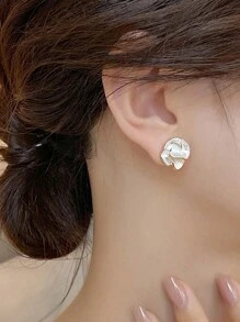 1 Pair Asymmetrical Niche Camellia Earrings, High-End Fashionable French Flower Earrings For Wome... | SHEIN