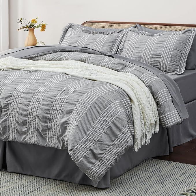 Bedsure King Bed in a Bag - King Size Comforter Set 8 Piece Stripes Seersucker Bedding Set, Soft ... | Amazon (US)