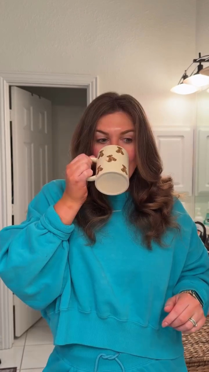 New week, more early mornings 😮‍💨 Loving the heatless curls right now! 

Linking my pajamas, workout set, morning essentials, and more!

#LTKActive #LTKgrwm #LTKdayinmylife