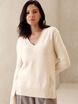 Essential V-Neck Sweater | Banana Republic Factory
