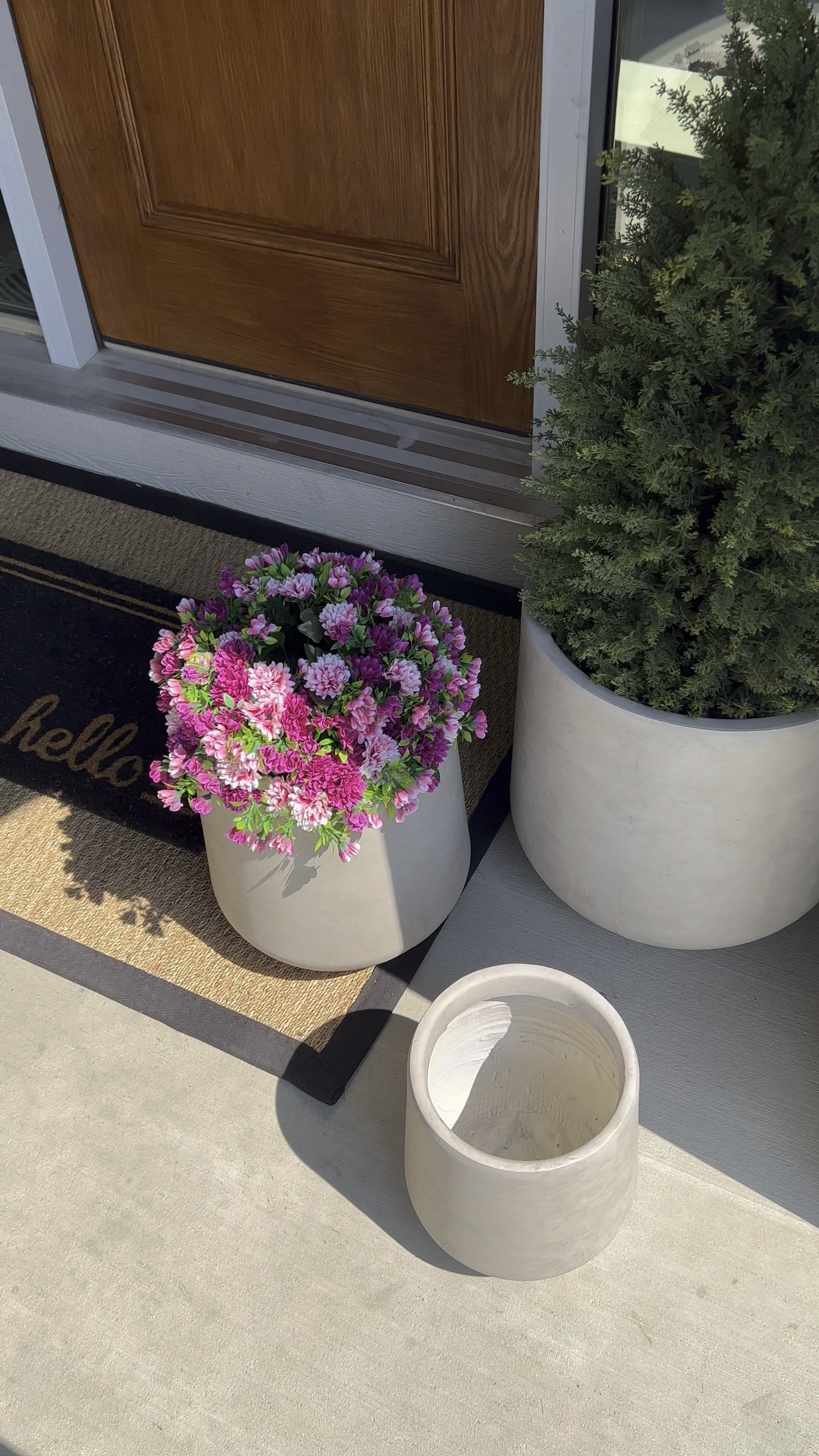 I fell in love with this gorgeous cement planter set. It comes in a set of 3 with different colors to choose from 

Design Planter Dupe
Planter Dupe
Cement Planter
Jute area rug
Seagrass area rug
Jute Door mat 
