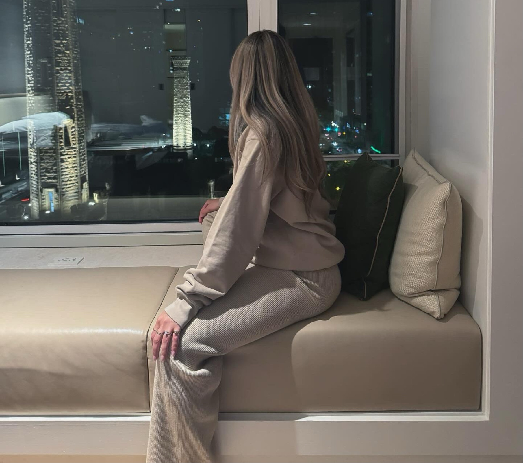 10:10 recommend this cozy outfit #uniqlo
 