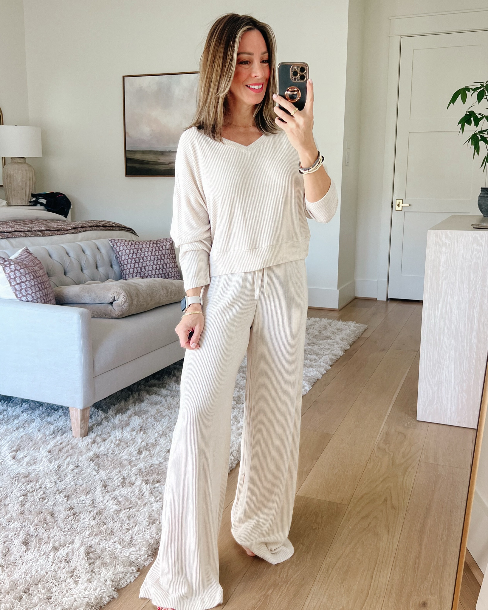This matching ribbed lounge set from Target is so dreamy ☁️✨🤍 

Swipe to see the full outfit details and get a closer look ✨➡️ 

Top Fit: I’m wearing an XS

Pants Fit: I’m wearing an XS

#LTKWatchNow #LTKFindsUnder50 #LTKStyleTip