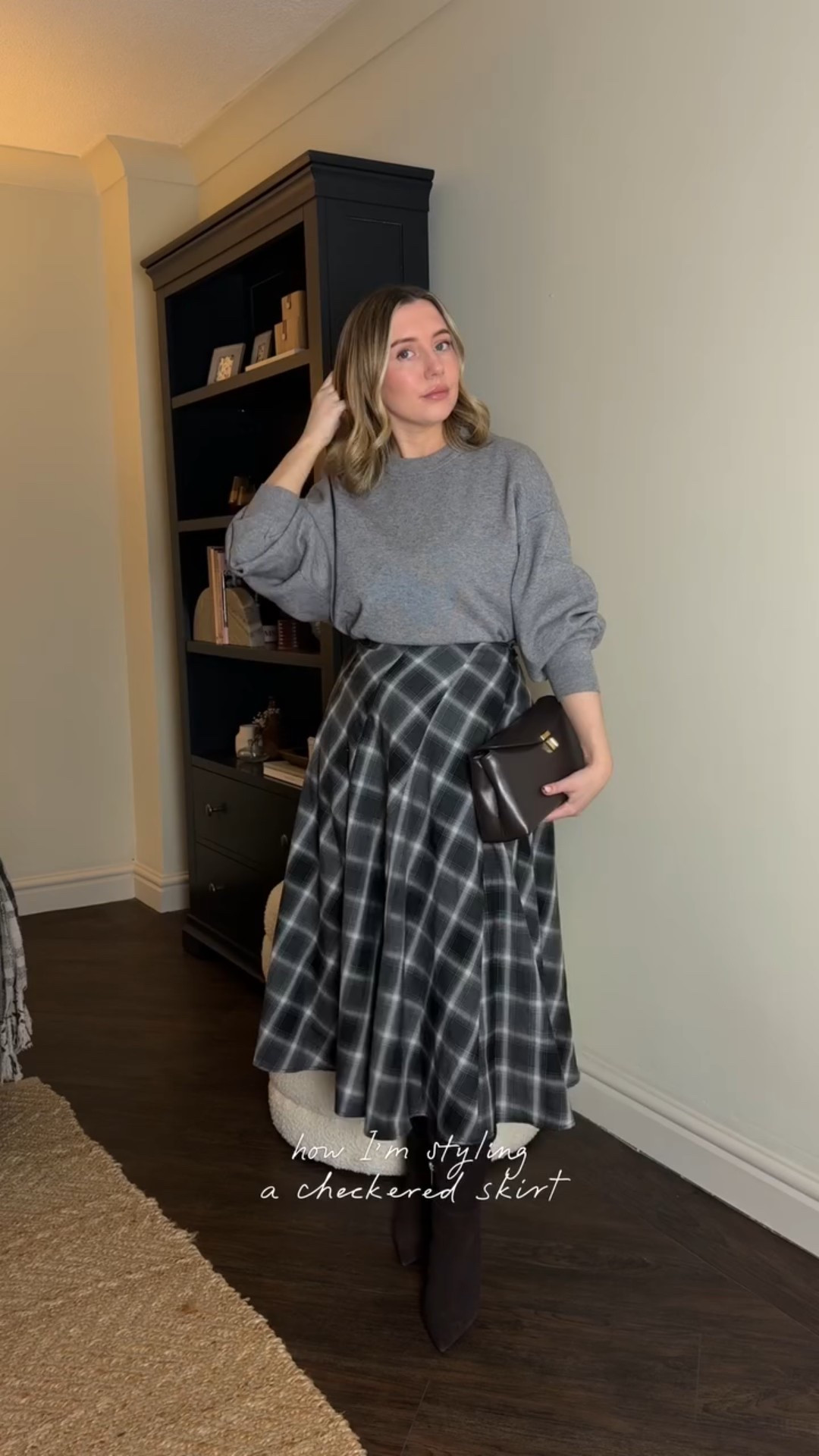 how I’m styling a checkered skirt @fabrique.official 🩶

PR gift #howtowear #outfitinspo #checkeredskirt #styleinspo #neutralfashion