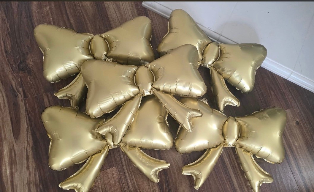 Bow Balloons 🎀🪐

These are so cute for a birthday or Valentine's celebration. 

@walmart #walmart #bow

#LTKValentine #LTKSeasonal #LTKU