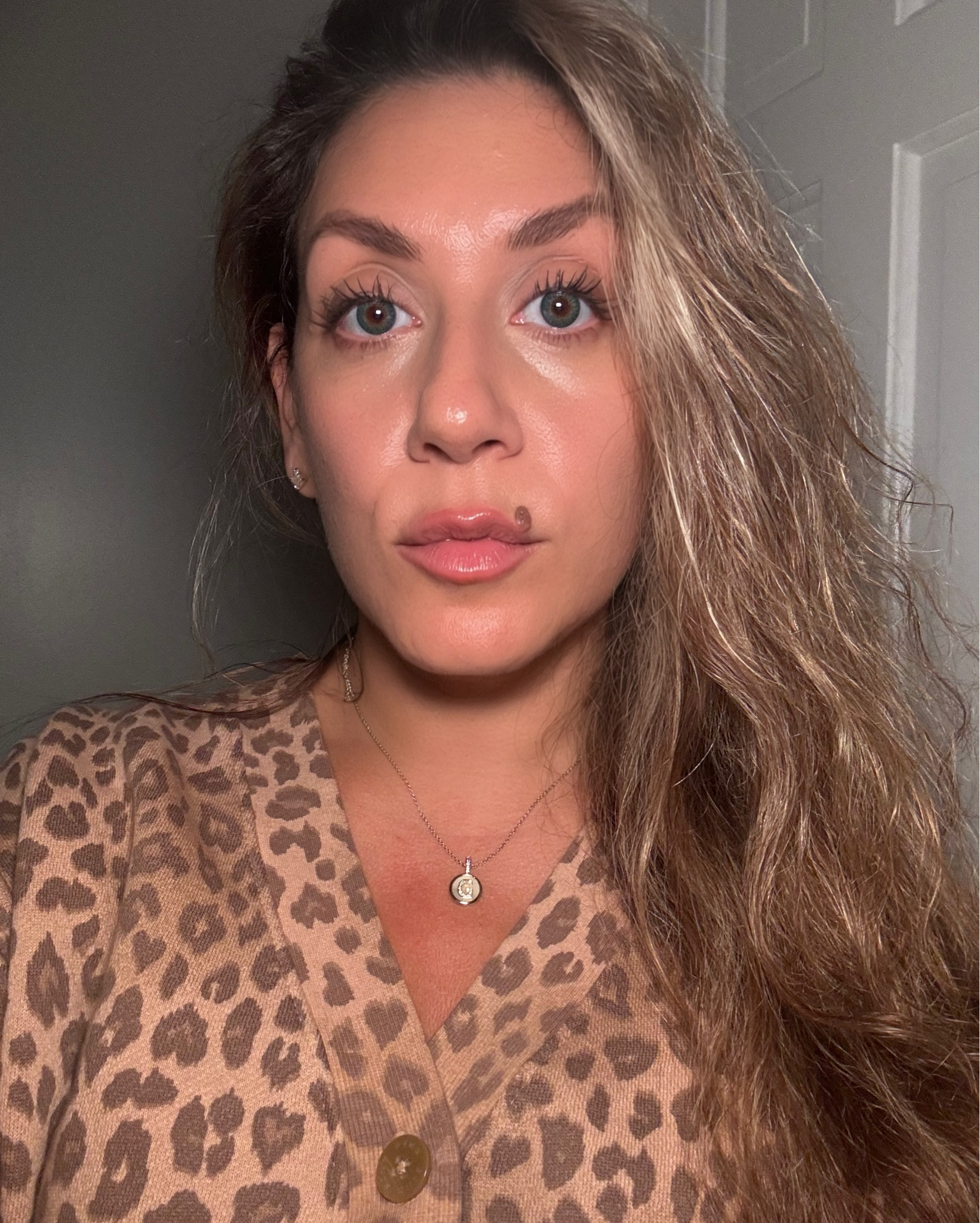 Fresh face look✨
These are the skincare and beauty essentials I actually use for this glow-including my favorite anti-aging oil and Gua Sha combo 🤍 

#ltkbeauty #antiaging #cleanbeauty #skincare  