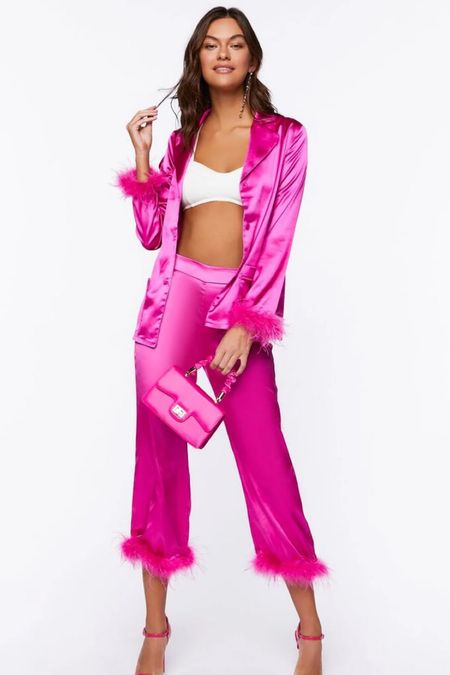 Satin Pink Feather Outfit
On sale!

Forever 21, holiday party, party ootd, Christmas party, NYE outfit


#LTKSeasonal #LTKunder50 #LTKHoliday