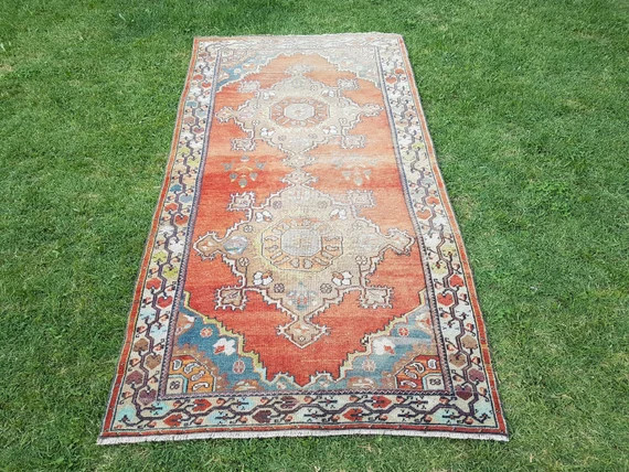 134 x 246 cm // 4'4'' x 8'1'' Oushak Rug, Vintage Turkish Old Oushak Rug, Distressed Oushak Rug, Low | Etsy (US)