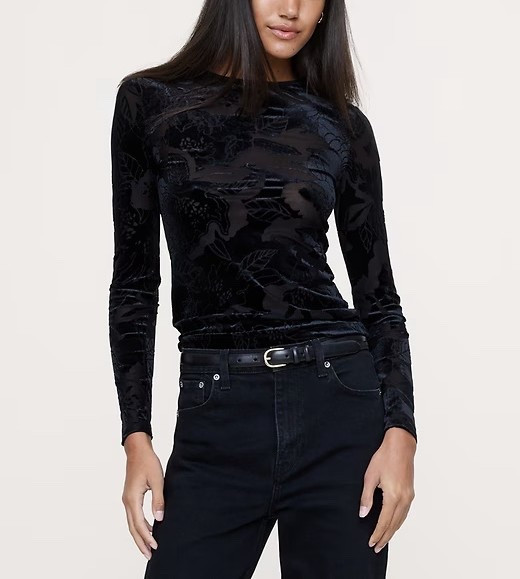banana republic 

black velvet | velvet top | holiday outfit idea | ootd | holiday style | style tips | outfit inspo | what i wore | what to wear for holiday | holiday top 

#LTKGiftGuide #LTKMidsize #LTKHoliday