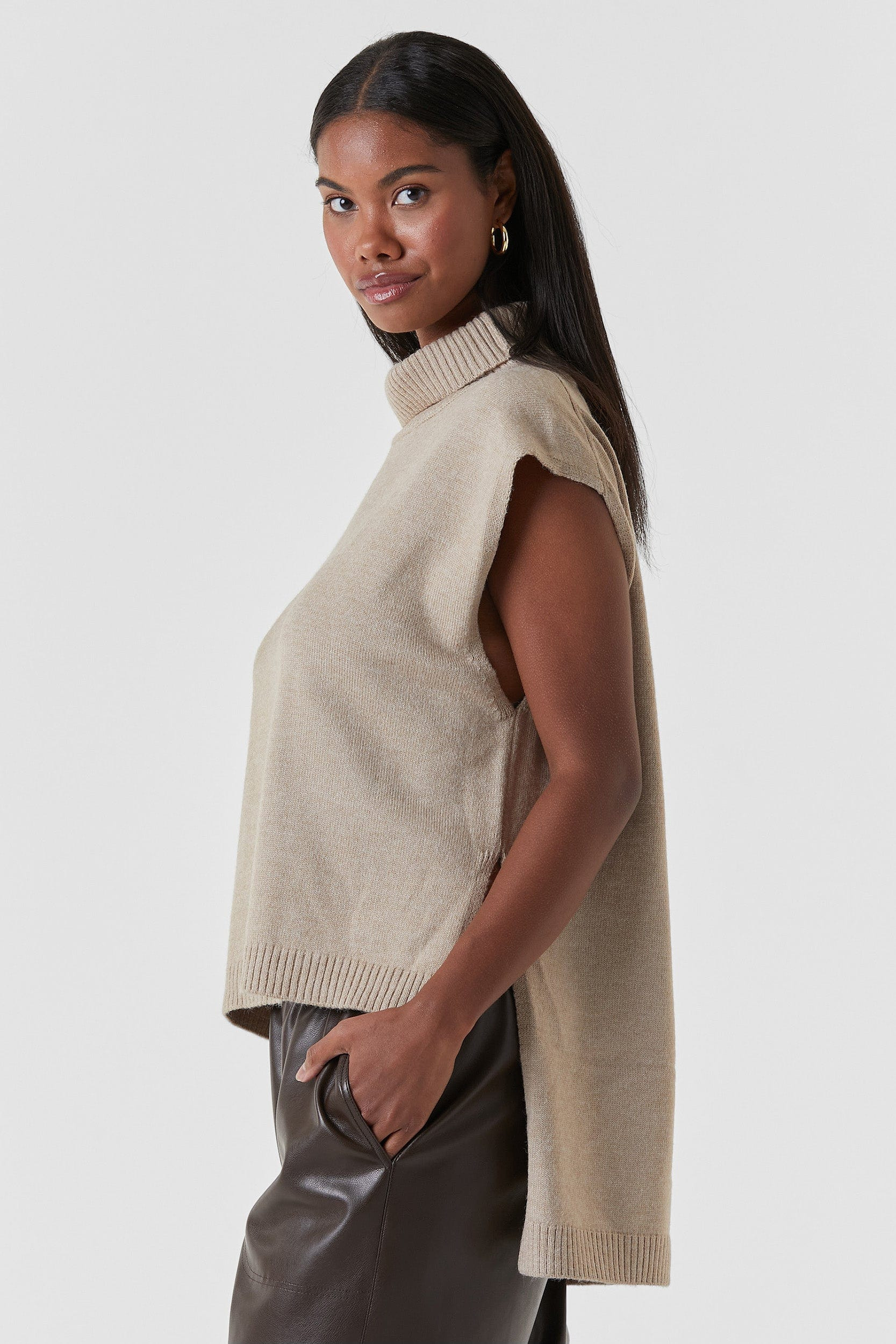 Brooklyn Turtleneck - Latte | The Noli Shop
