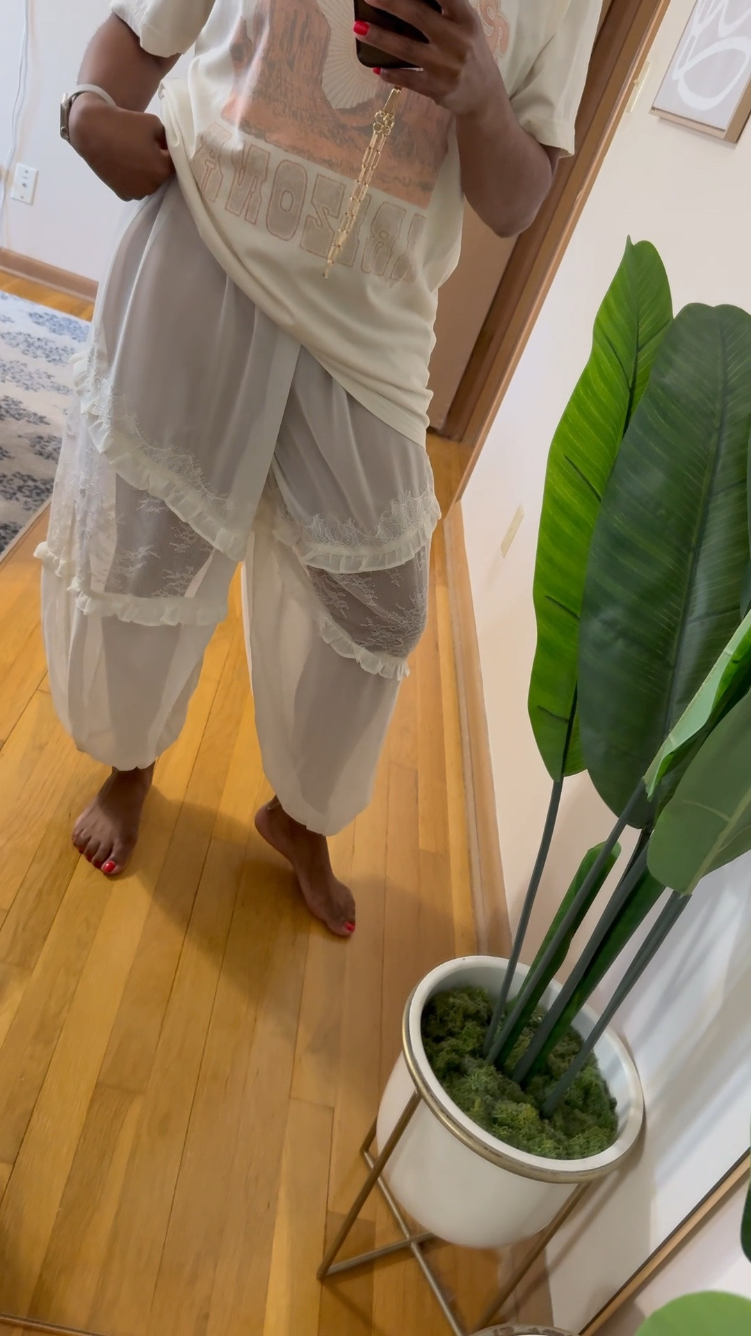 Perfect lightweight stylish balloon pants for summer! And they’re on sale!’

#LTKSaleAlert #LTKSeasonal #LTKOver40
