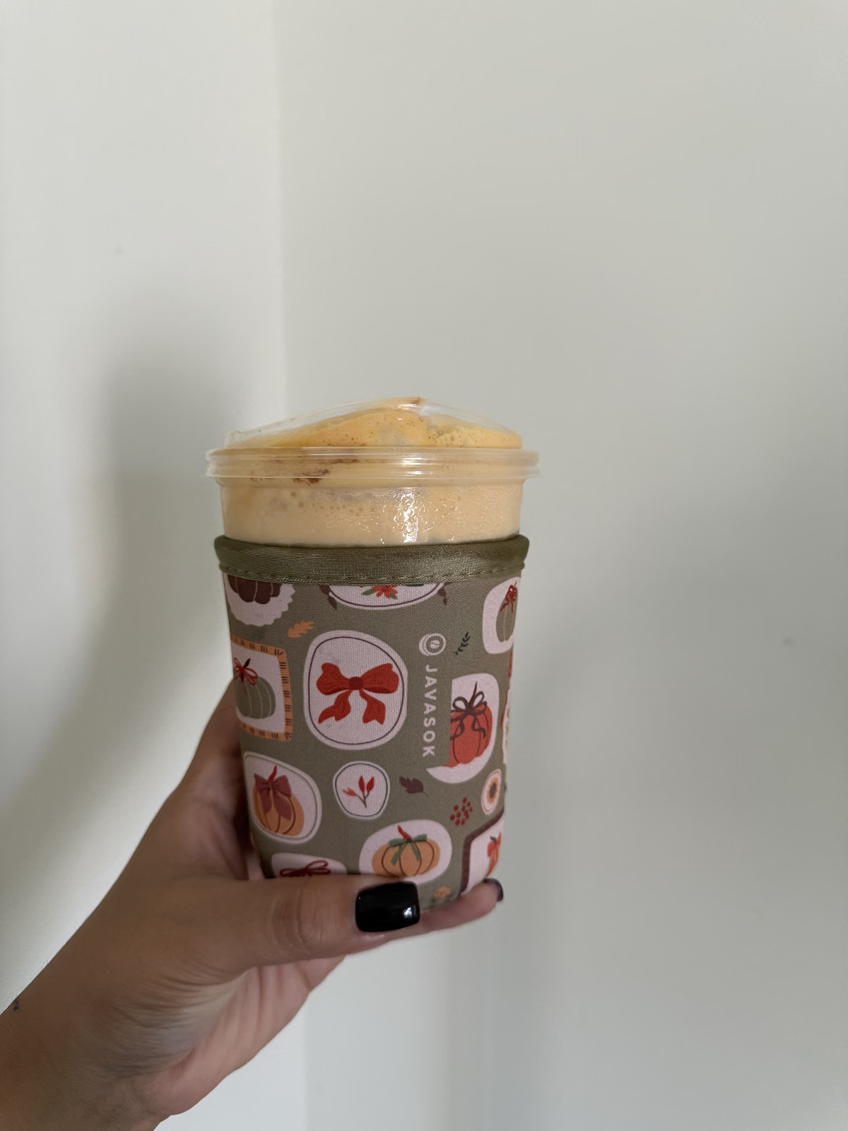 Sok It JavaSok Iced Coffee & Cold Soda Insulated Neoprene Cup Sleeve (The Pumpkin Gallery, Large:... | Amazon (US)