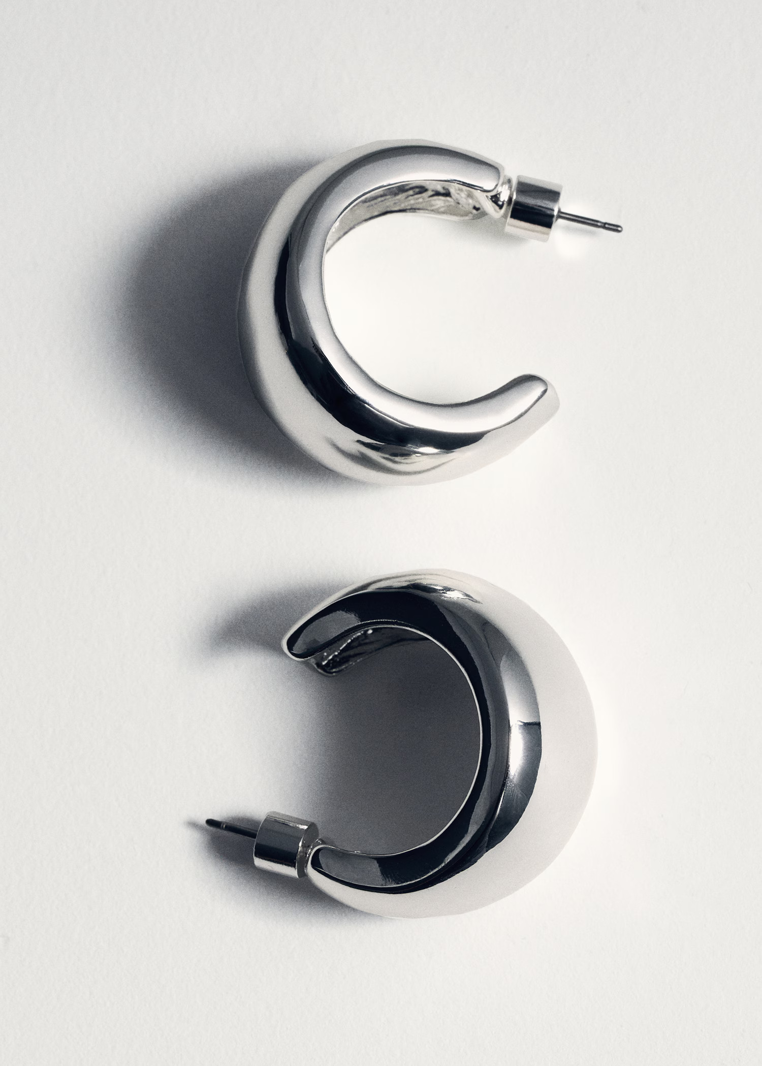 Volume hoop earrings | Mango (US/MX/AU)