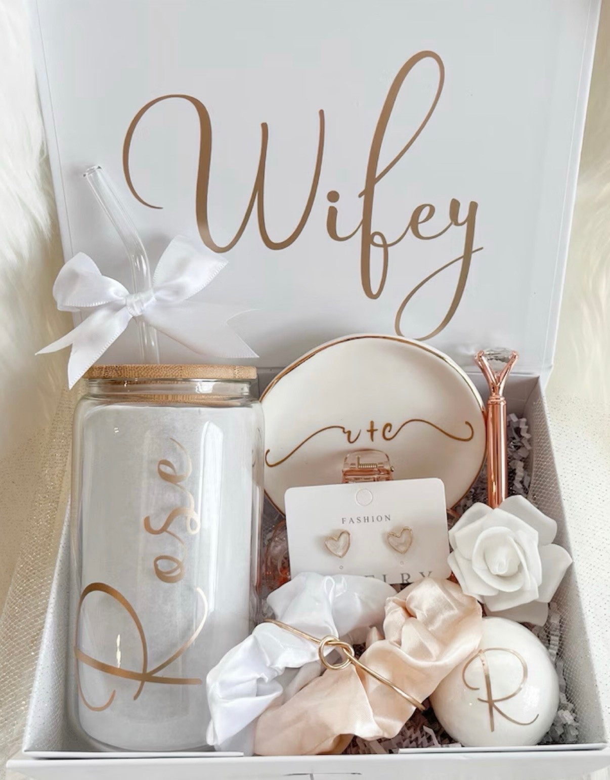 Shop favorite: bridal boxes

Bridal Gift Box form BoxAllEvents | Bride to Be Gift Box | Personalized Bridal Gift Box | Bridal Shower gift box | Customized Engagement gift box | Future Mrs box | wifey


#LTKWedding #LTKStyleTip #LTKParties