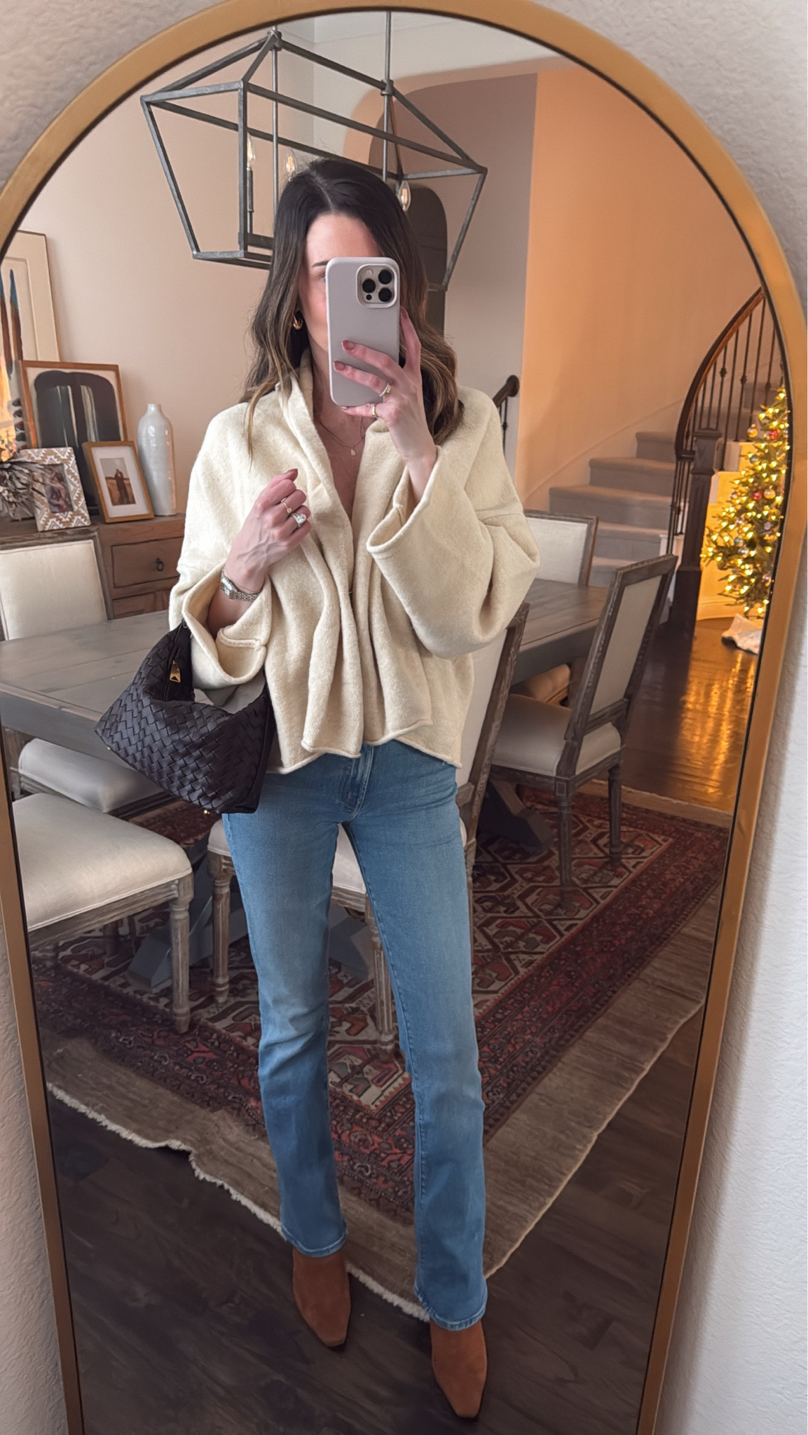 Zara cardigan code 5536/140

#LTKOver40 #LTKStyleTip #LTKItBag