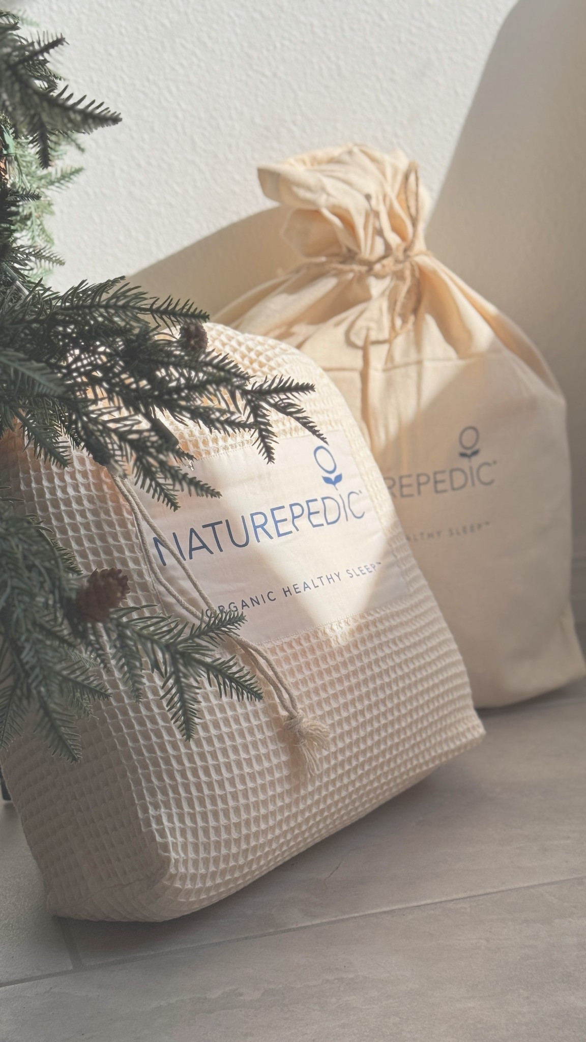 #ad GIFTS THAT FEEL GOOD UNDER YOUR TREE! 🌟🤩🎄🧸 A cozy throw waffle knit blanket, for the lifestyle lover! And… a zafu meditation pillow for the wellness lover in your life (i’m gifting this to my bf 🙂‍↕️🩷) Which is your favorite?! 
@naturepedic #Naturepedic
#HolidayGiftGuide #GiftsUnder180
#LuxuryForLess #OrganicLuxury

#LTKGiftGuide #LTKFindsUnder100 #LTKHoliday