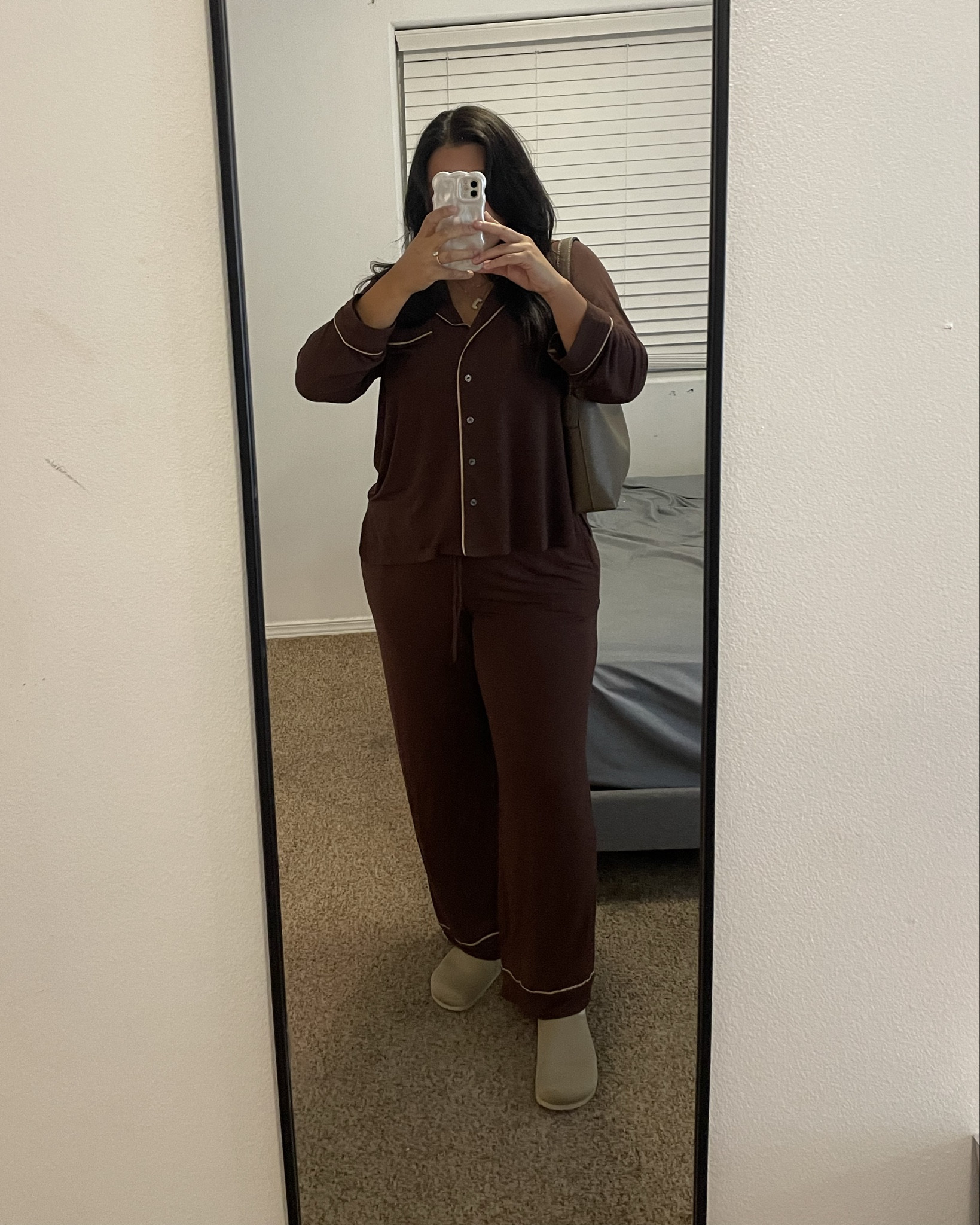 Victoria’s Secret brown pajama set. So comfy and stretchy. Have these in so many colors!! Wearing a largee

#LTKHoliday #LTKGiftGuide #LTKSaleAlert